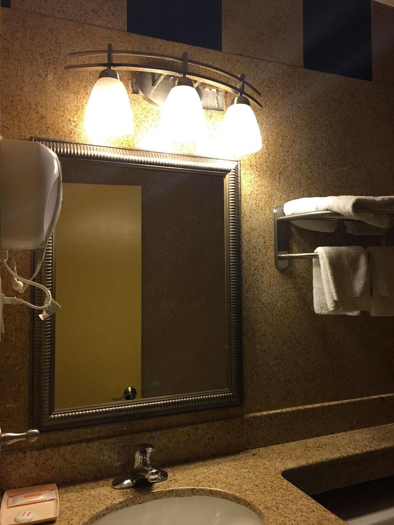 Track & Turf Motel Mount Laurel Bagian luar foto